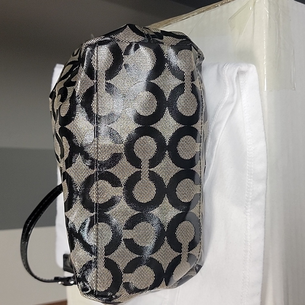 Brand new COACH purse - Picture 3 of 7